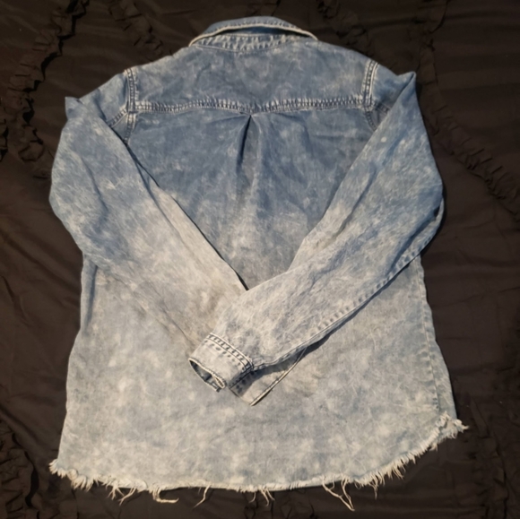 BlankNYC Girls Distressed Denim Shirt Size XL - Picture 3 of 5